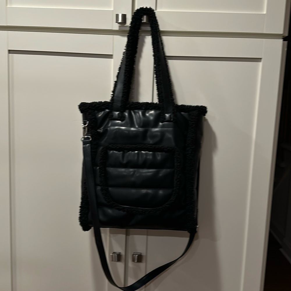 Aspen a black tote